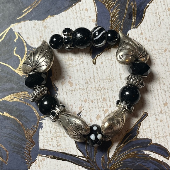 Vintage Y2K Chunky Textured Heart Black and Silver Beaded Stretch Bracelet D3 - Picture 11 of 11